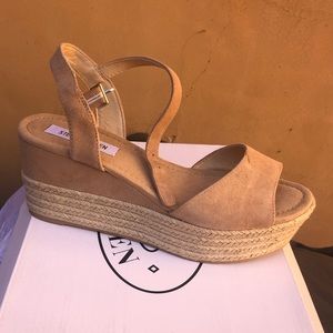 NEW STEVE MADDEN WEDGES